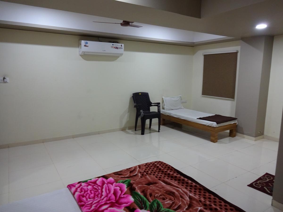 Hotel Royal Inn Ahmedabad Exterior foto